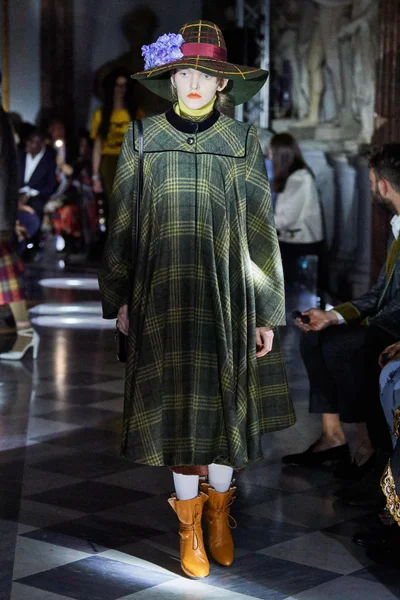 Look 9